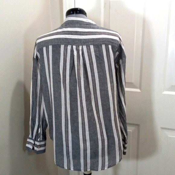 Banana Republic Womens Grey/White  Polo Sz Sm, half button Top Linen/ cotton - Picture 3 of 7